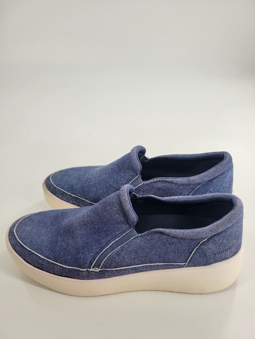 Vionic Women’s Blue Slip-On Casual Shoes Size 8.5